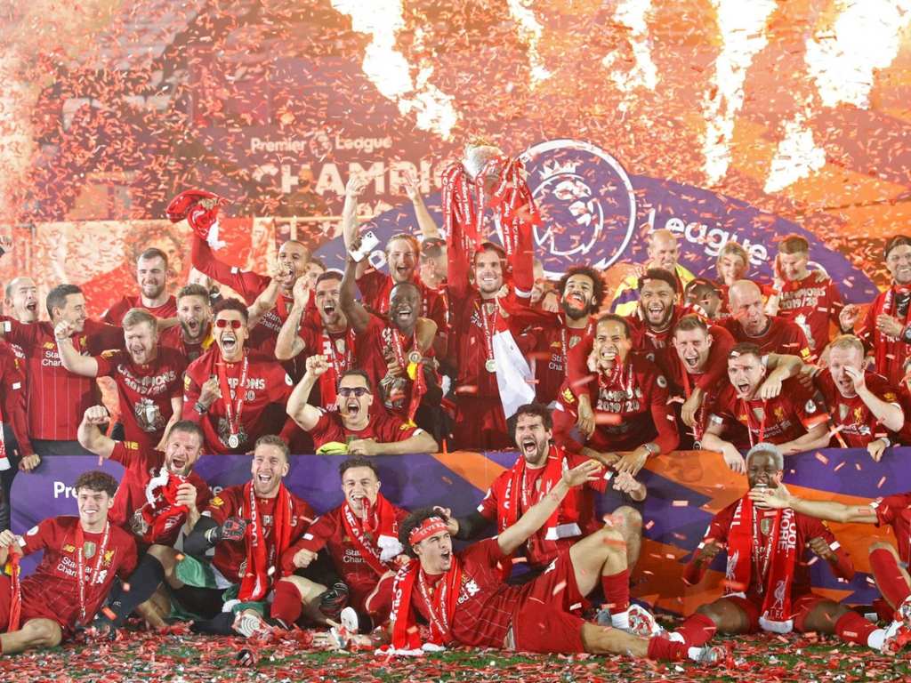 Mẫu áo đá bóng đẹp 2019 gắn liền với thành công vang dội