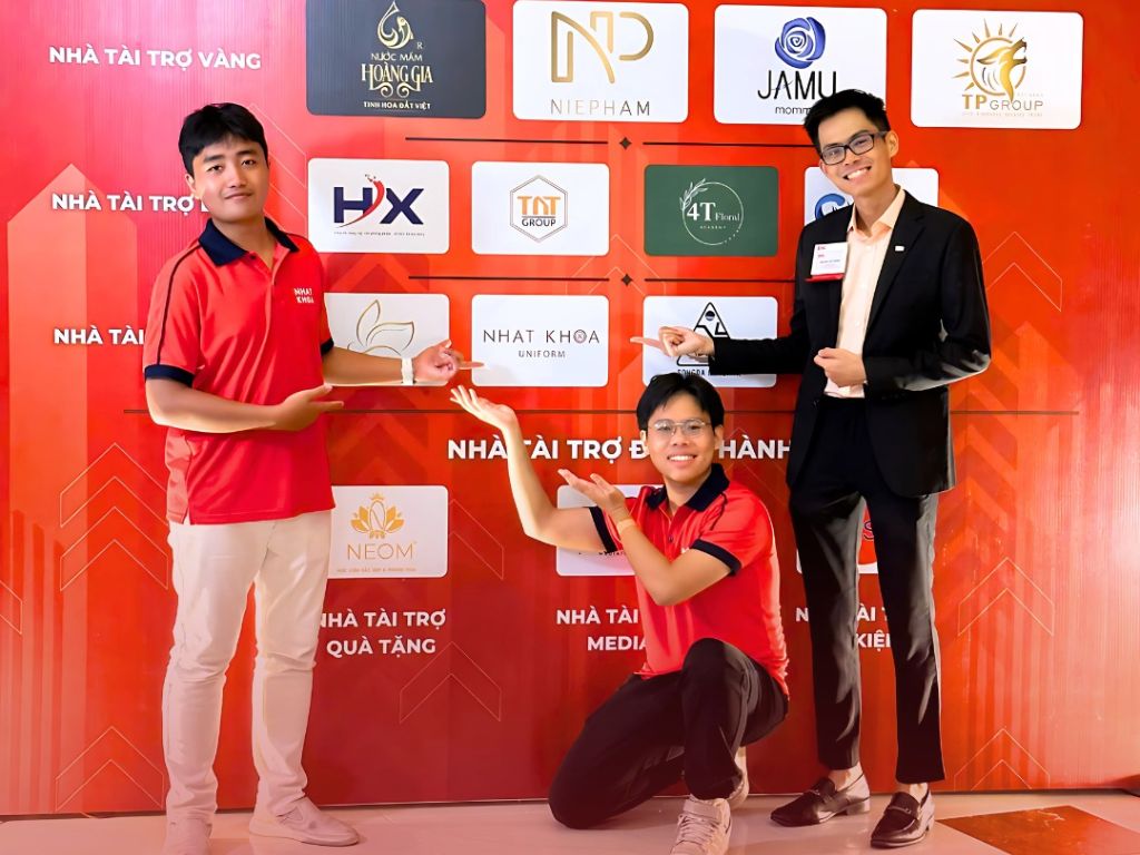 Nhất Khoa là địa chỉ đáng tin cậy khi may áo mưa cánh dơi vải dù cao cấp