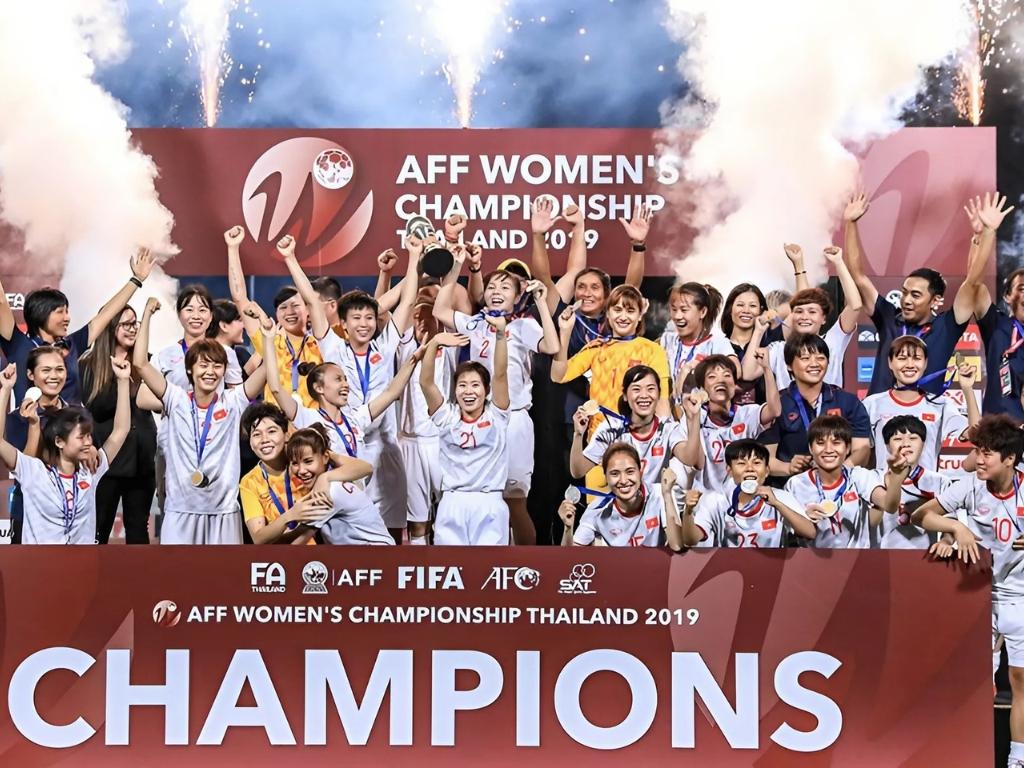 Ao the thao dep nhat 2019 gắn liền với chiến thắng lịch sử của đội tuyển nữ Việt Nam