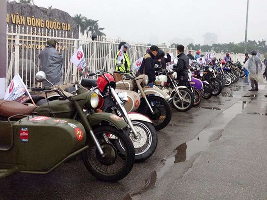 Một chiếc áo mưa đi moto cần có thiết kế đơn giản