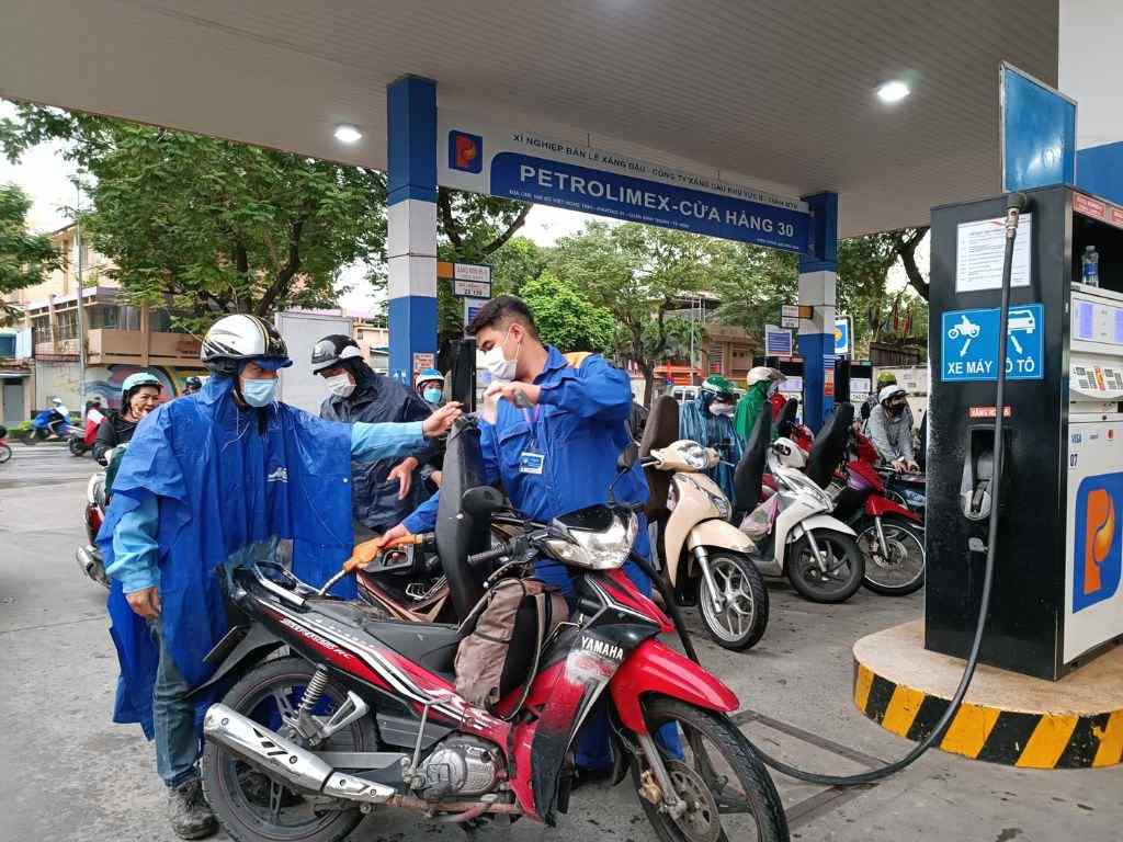 An toàn là yếu tố hàng đầu khi mua áo mưa