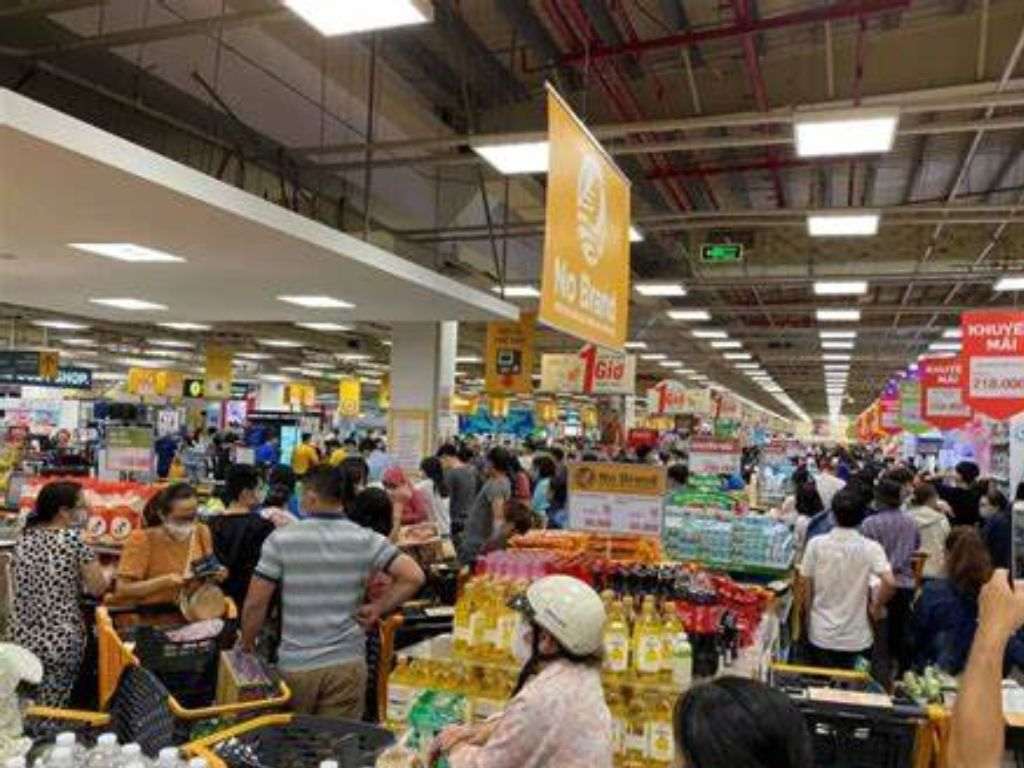 Bạn có thể mua áo mưa ở siêu thị