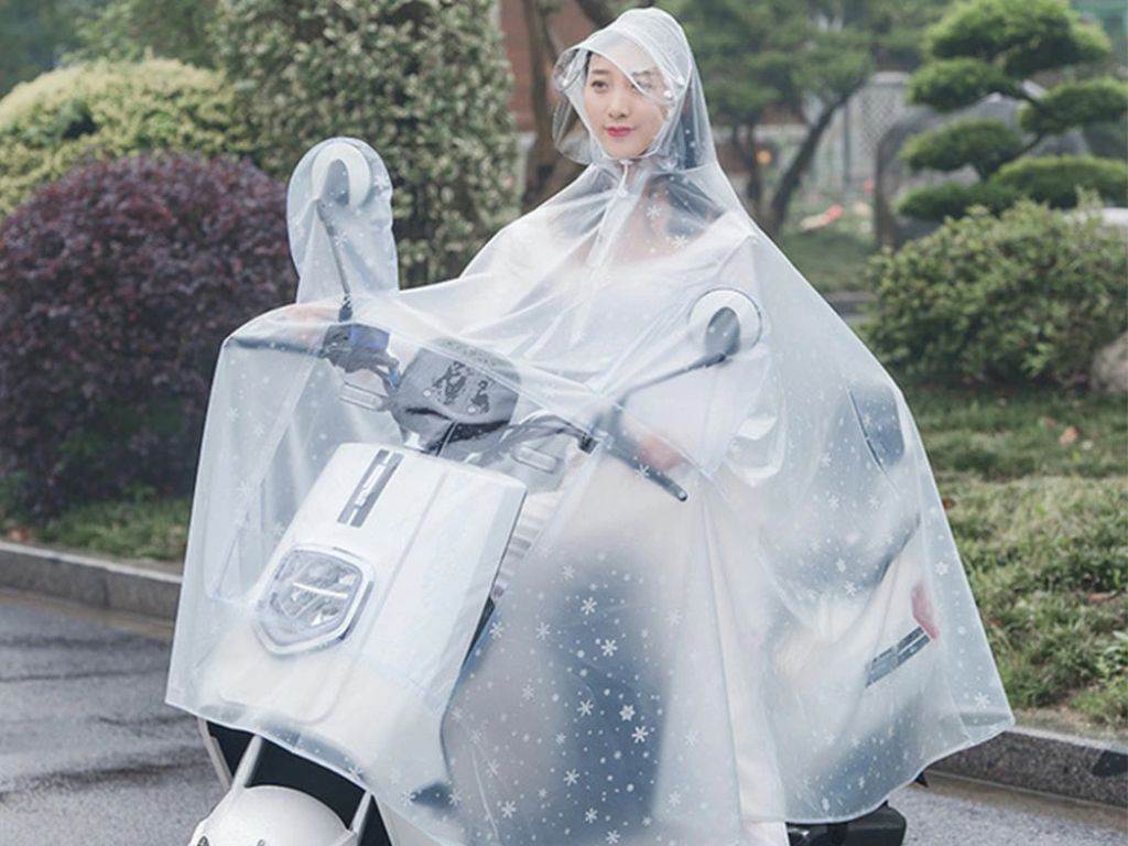 Bạn nên ưu tiên sự thoải mái khi tìm sỉ áo mưa mỏng