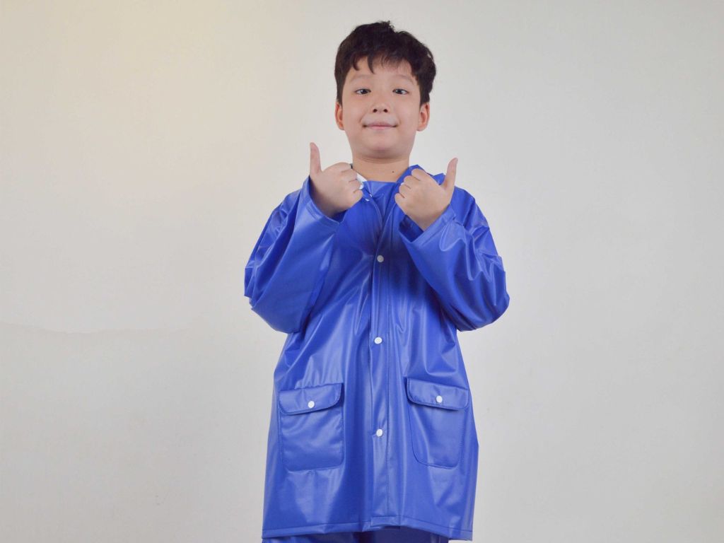 Áo mưa giúp bảo vệ bạn an toàn