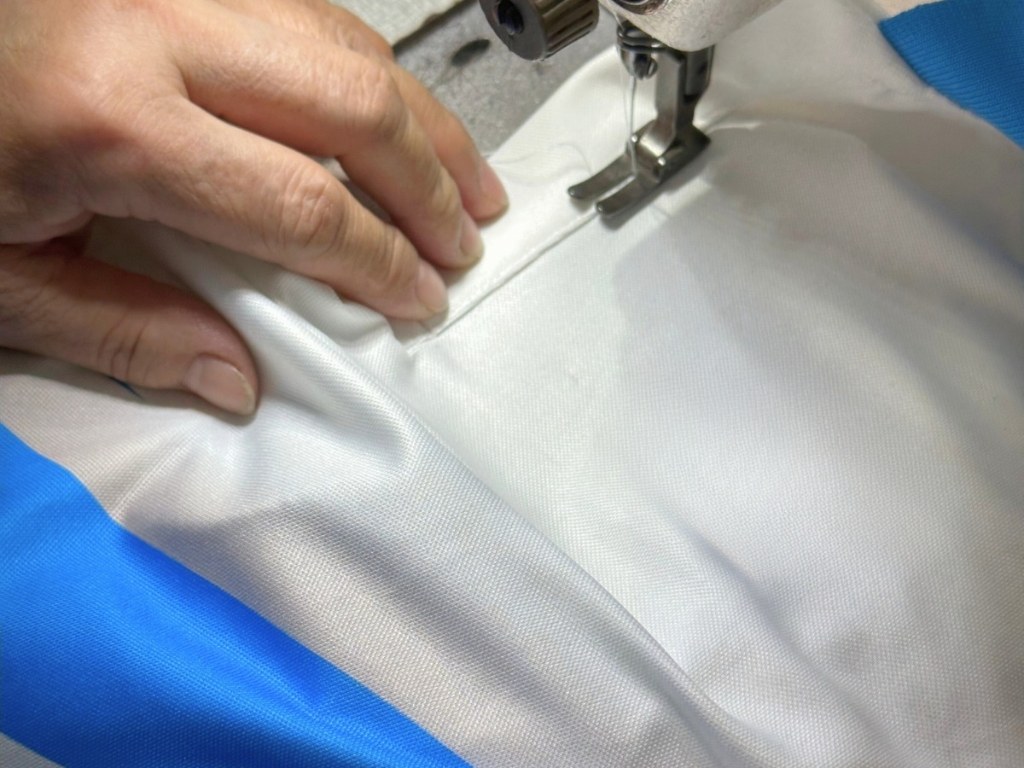 Phụ huynh cần kiểm tra đường may kỹ lưỡng