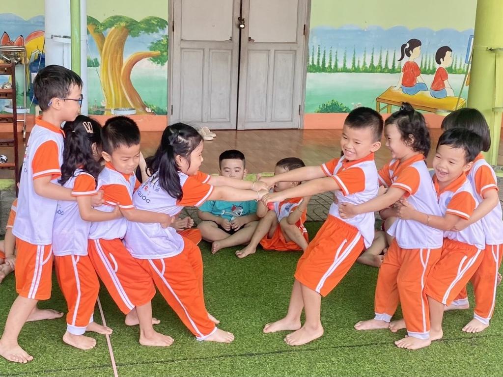 Việc chọn mua đồ thể dục học sinh chất lượng giúp hỗ trợ học sinh vận động hiệu quả