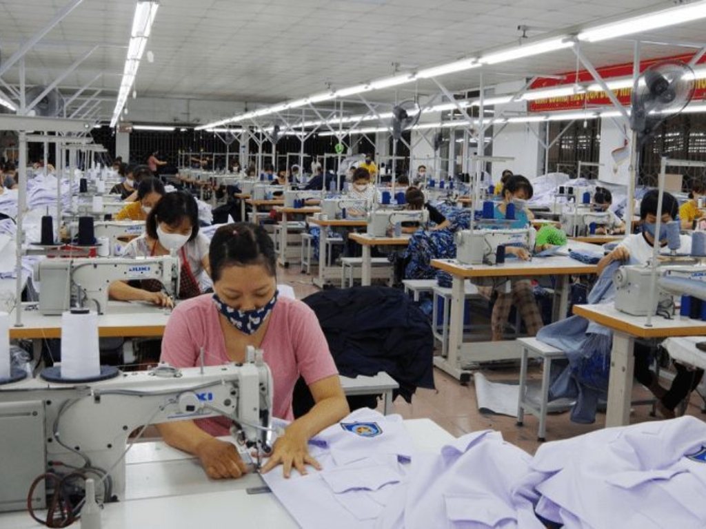 Bạn nên hợp tác trực tiếp với xưởng may để có giá bán đồng phục thể dục học sinh tốt