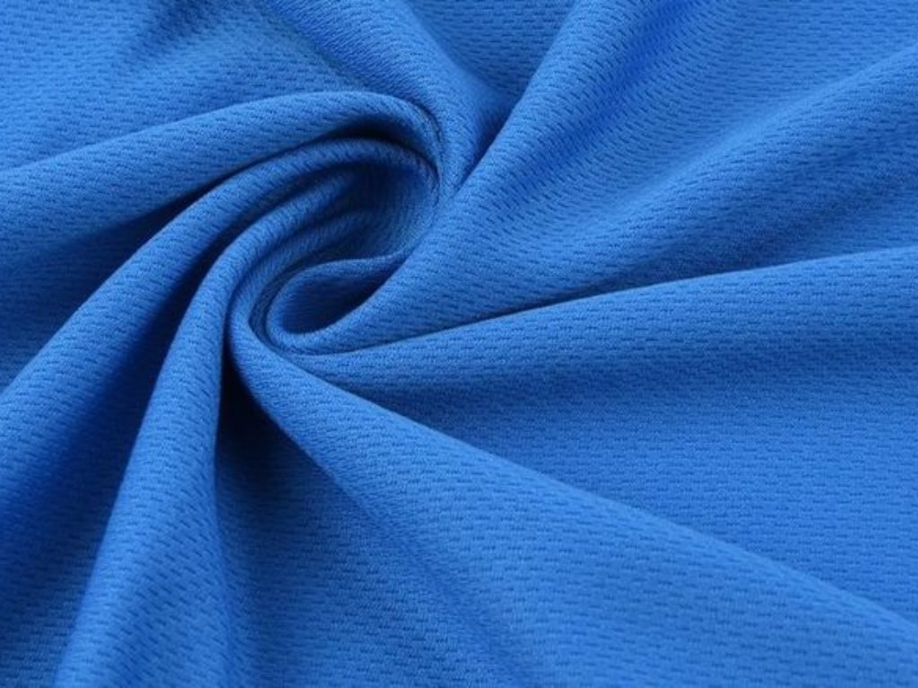 Vải Dri-fit có khả năng thấm hút mồ hôi cực tốt và trọng lượng siêu nhẹ