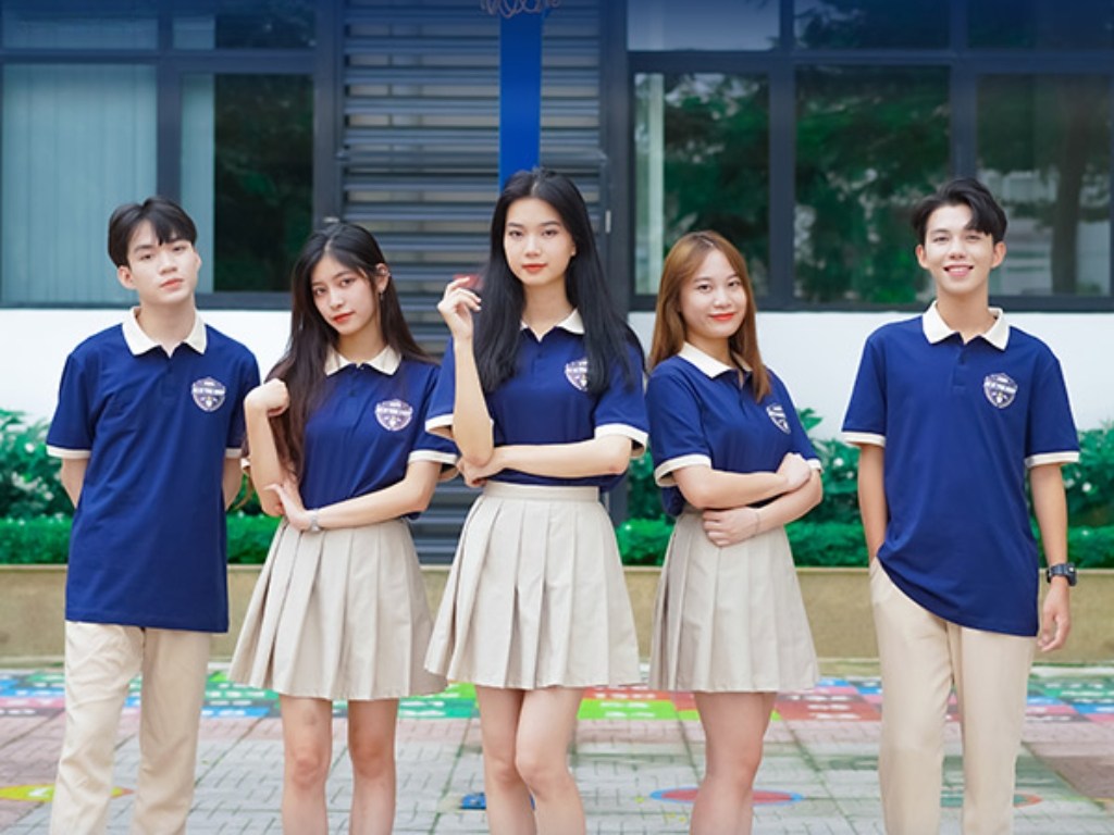 Áo polo đồng phục lớp mang đến vẻ ngoài vừa năng động vừa lịch sự