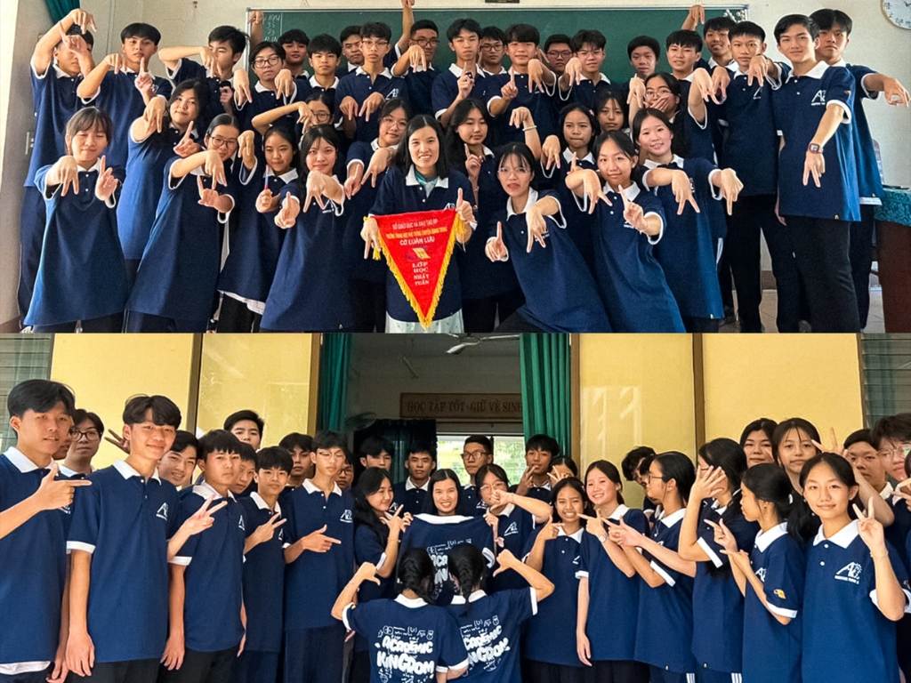 Áo lớp polo có form dáng classic