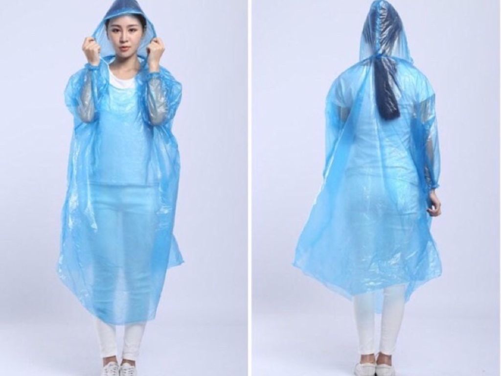 Áo mưa nhẹ được sản xuất từ các vật liệu công nghệ mới