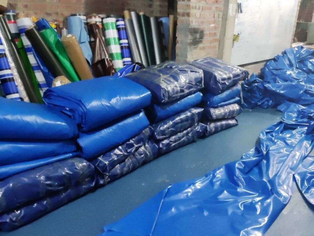 Cả hai loại đều có khả năng chống thấm nước