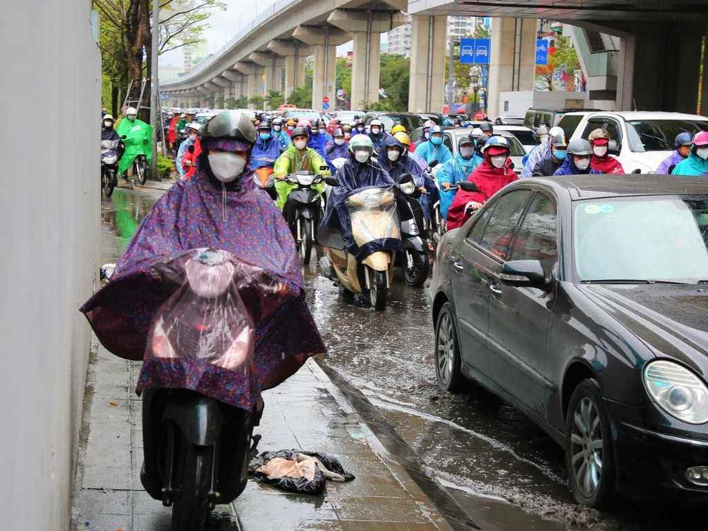 Bạn nên chọn áo mưa vừa vặn