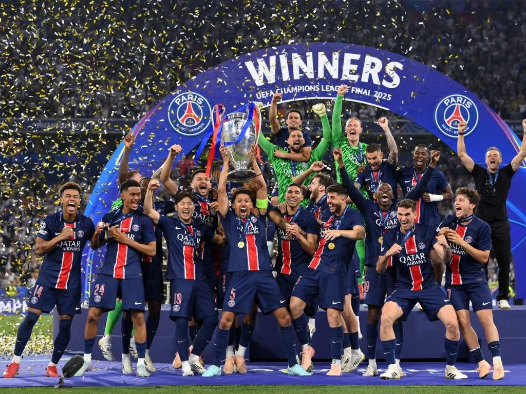 Mỗi thiết kế áo câu lạc bộ thường gắn liền với những khoảnh khắc đáng nhớ