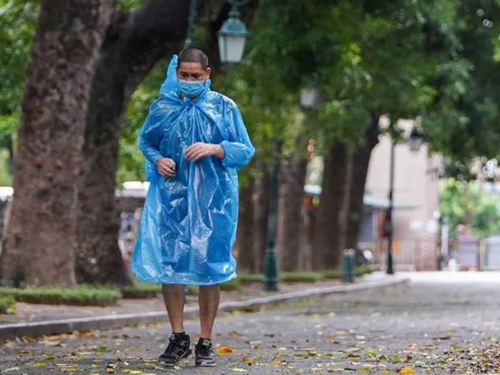 Bề mặt đường ướt át làm giảm độ bám