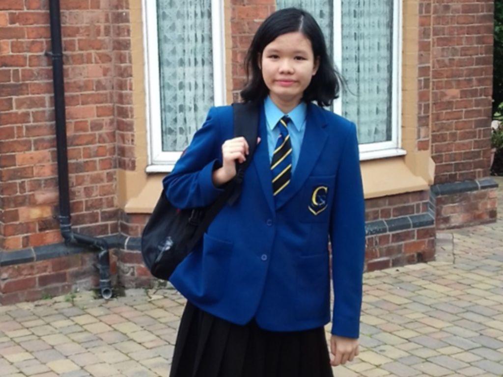 Bộ đồng phục sử dụng các màu sắc đặc trưng của nhà trường như xanh