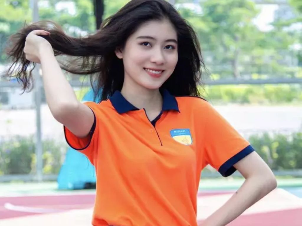 Áo thun là nơi sự sáng tạo và bản sắc riêng của sinh viên