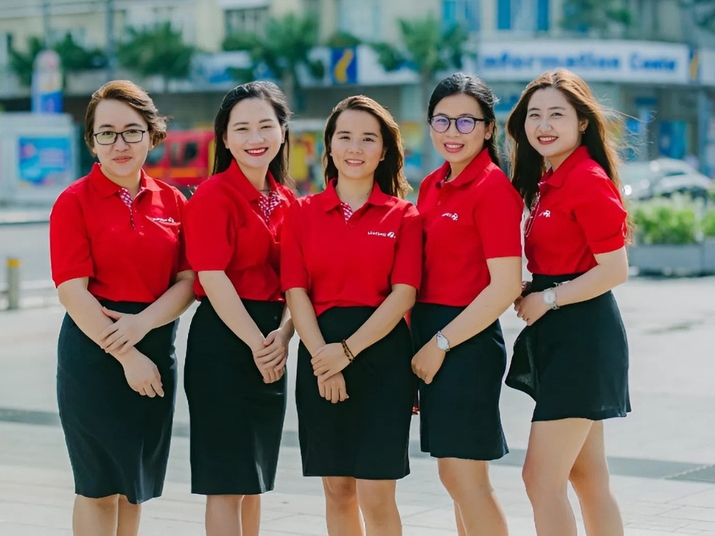 Mẫu áo phông làm đồng phục công sở hàng ngày