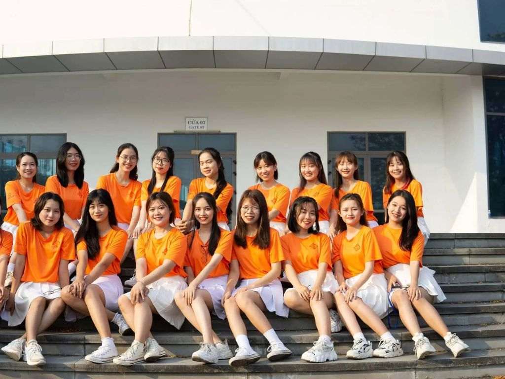 Xây dựng hình ảnh qua những chiếc áo thun