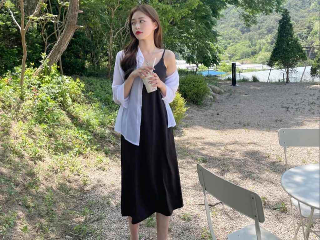Trang phục du lịch biển là một trong những quần áo đi chơi