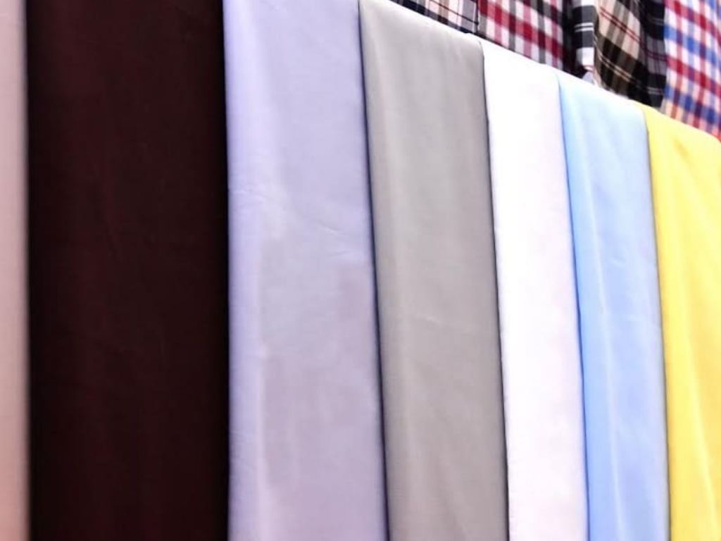Bạn nên ưu tiên chất liệu vải khi thực hiện phối đồ đi biển 2019