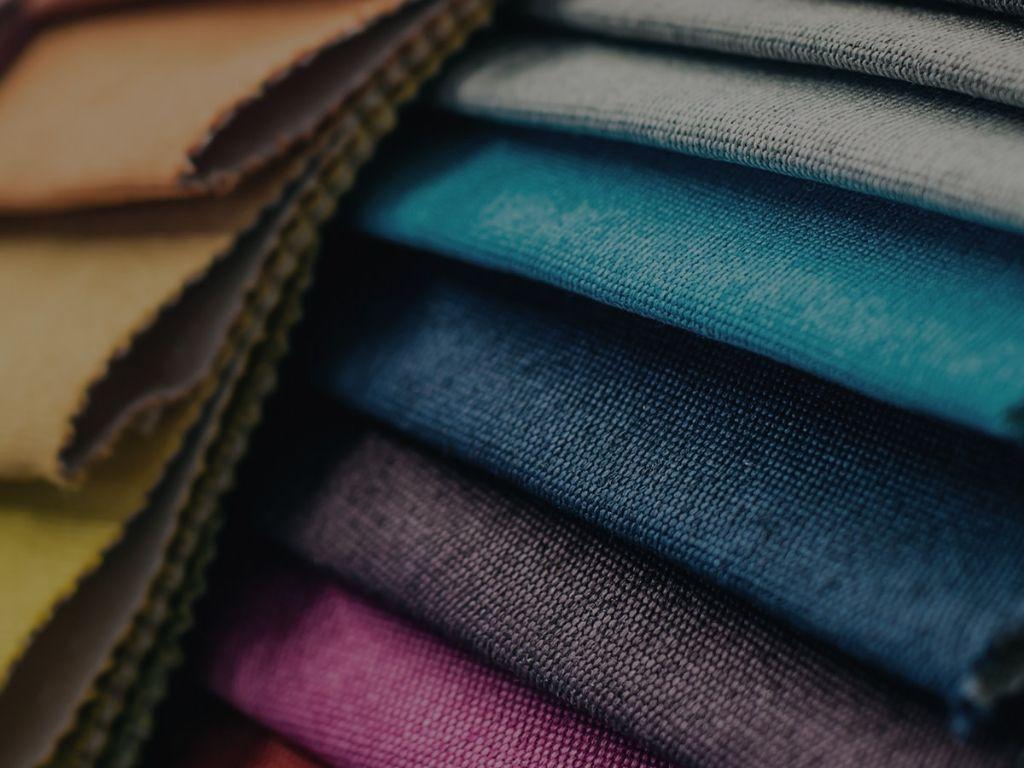 Chất liệu là yếu tố sống còn của một chiếc váy trắng dài đi biển