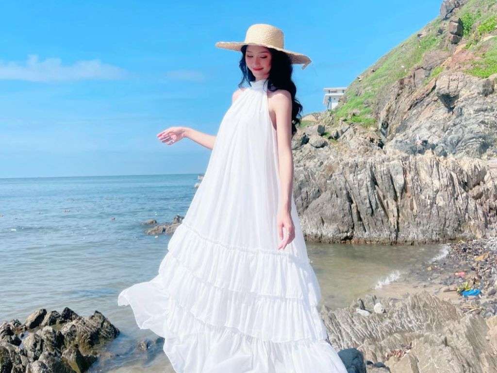 Bạn cũng có thể dùng kim băng gài khéo léo phần thun