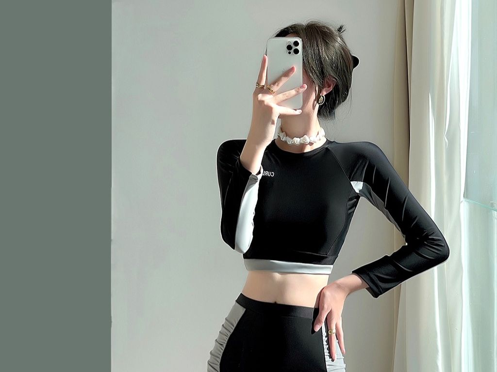 Bạn nên ưu tiên độ che phủ khi chọn áo thun đi biển