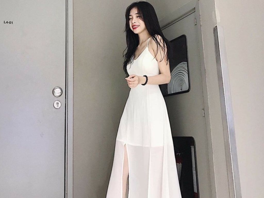 Mẫu váy hai dây mang đến vẻ đẹp nữ tính