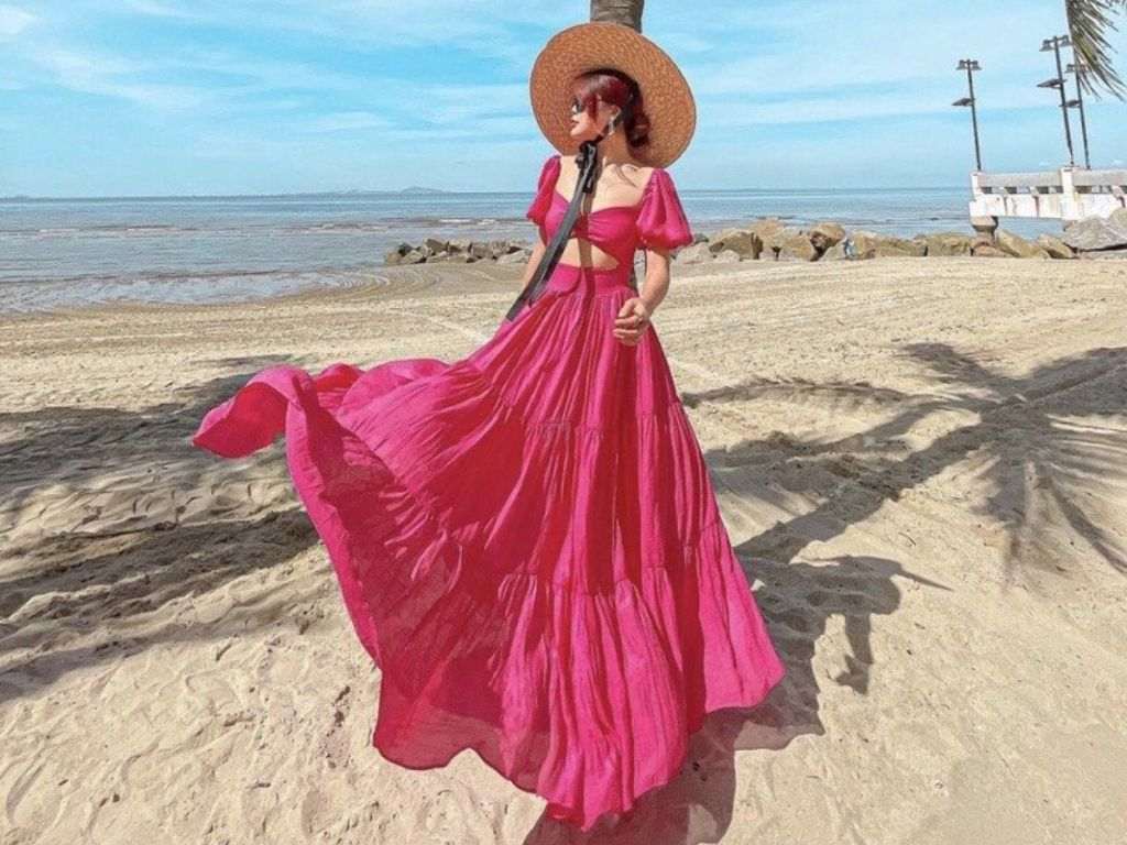 Các họa tiết to bản hoặc màu sắc tươi sáng