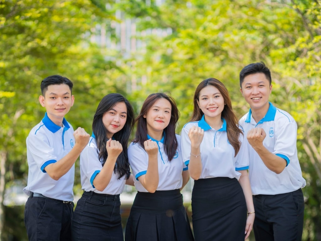 Áo đồng phục UEL