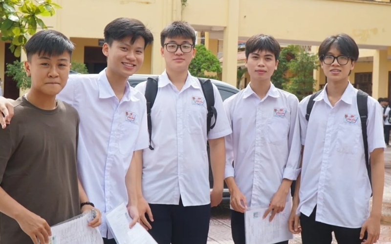 Đồng phục học sinh có thiết kế đơn điệu nên khiến nhiều người phản đối