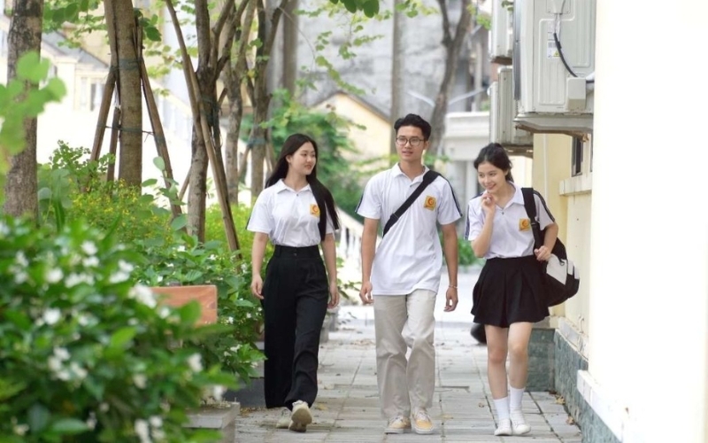 Đồng phục in logo trường Đại học Công nghiệp Hà Nội