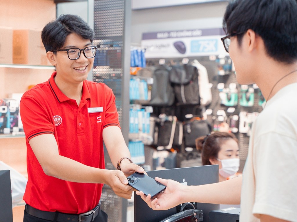 Đồng phục công ty có thiết kế đẹp giúp nhân viên tự tin giao tiếp