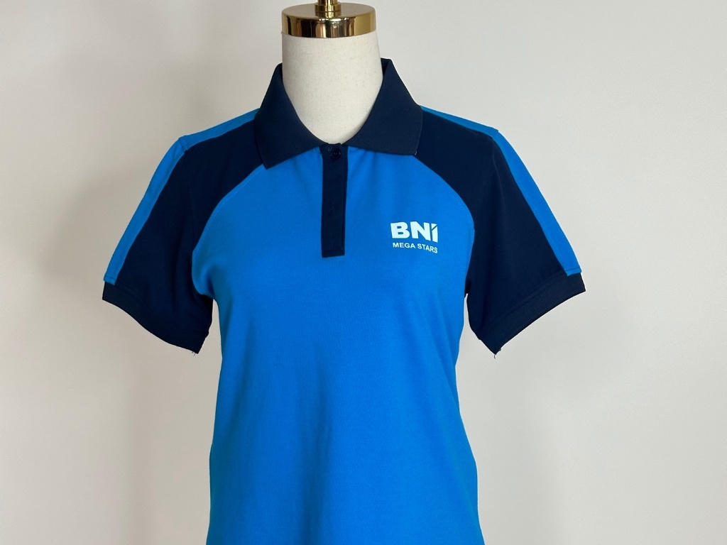 Mẫu áo phông đồng phục đẹp có thiết kế tay phối màu