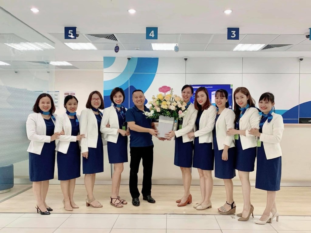 Đầm liền công sở là mẫu đồng phục công sở nữ đẹp được yêu thích bởi sự tiện lợi