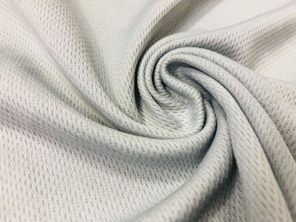 Vải mè có cấu trúc dệt đặc biệt nên rất thoáng khí và nhẹ