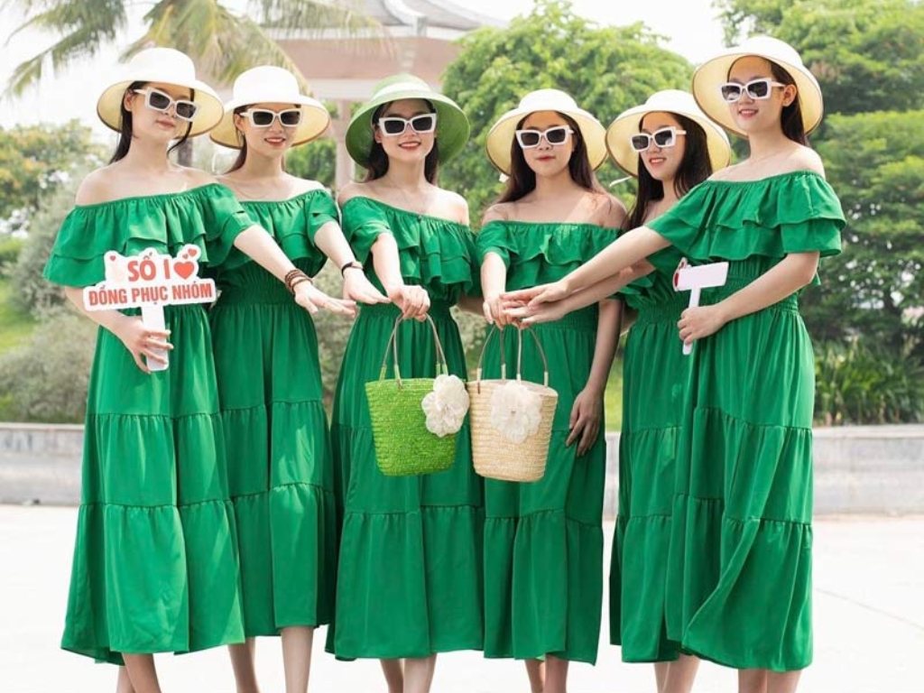 Váy đồng phục đi chơi dáng suông mang lại sự thoải mái tối đa