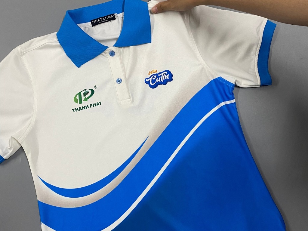 Mẫu áo thun đẹp có thiết kế mang bản sắc riêng của doanh nghiệp