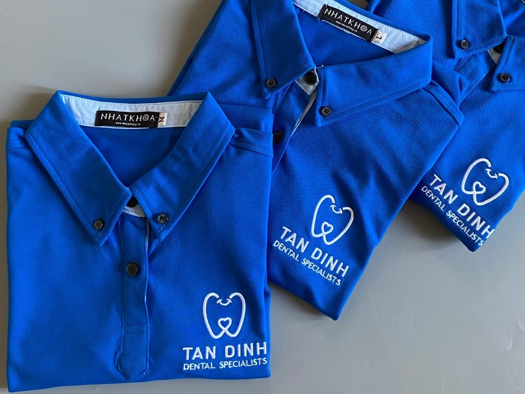 Một mẫu áo thun đẹp cần phải có hình thêu sắc nét, không chỉ thừa