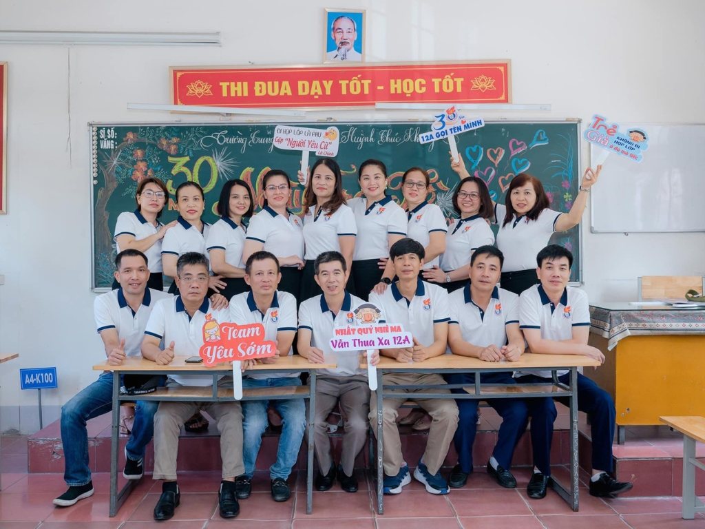 Đồng phục họp lớp giúp tạo sự gắn kết và mang lại một kỷ niệm đặc biệt