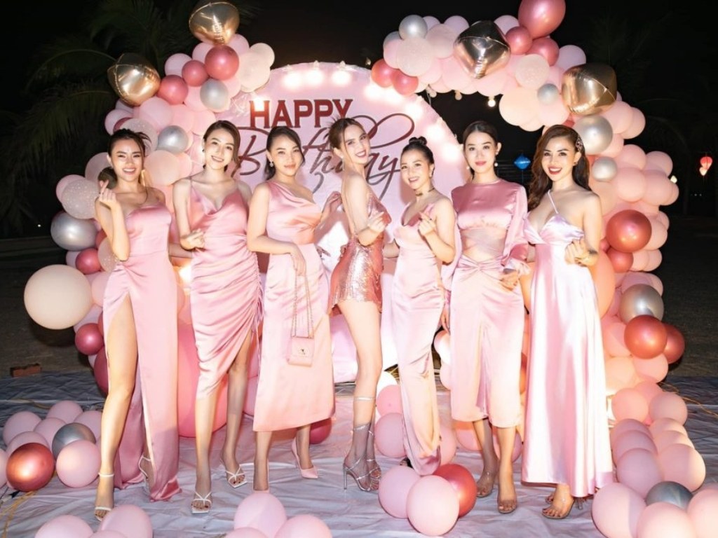 Việc mặc theo dress code giúp xây dựng hình ảnh nhất quán