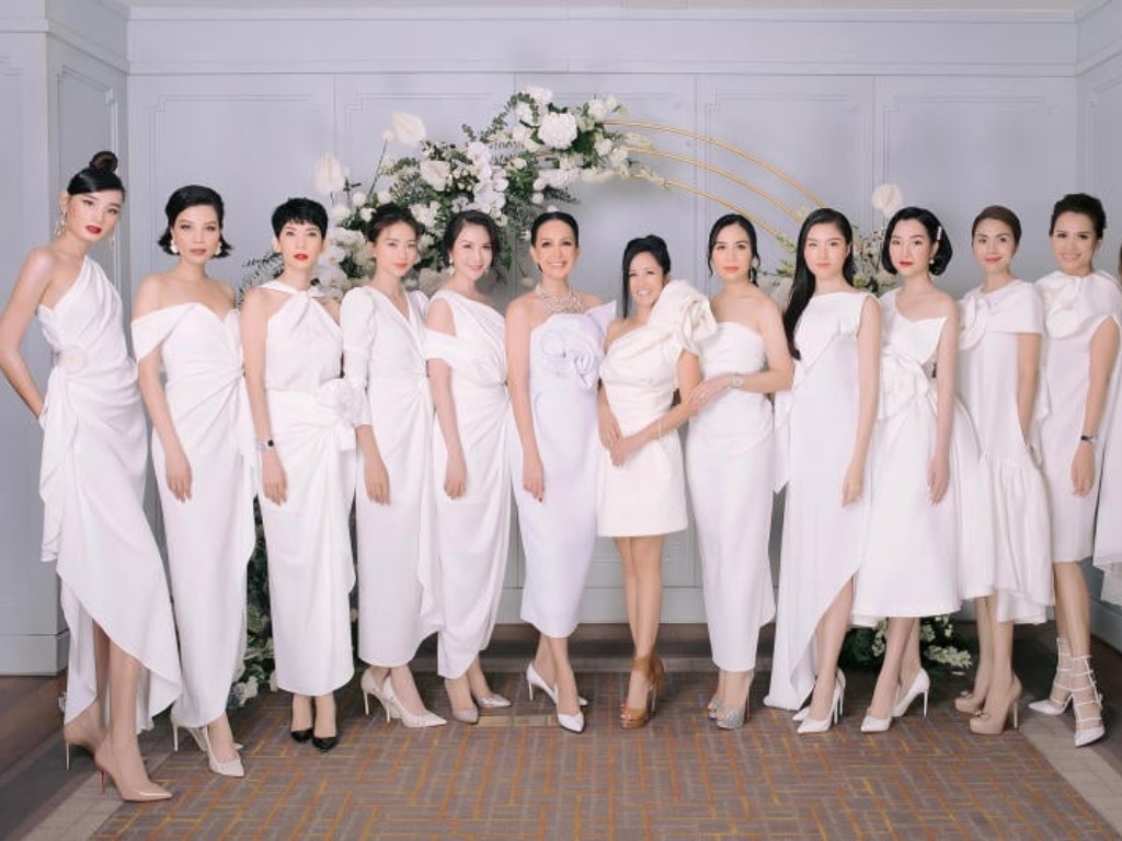 Dress code thường có quy định về màu sắc trang phục cụ thể