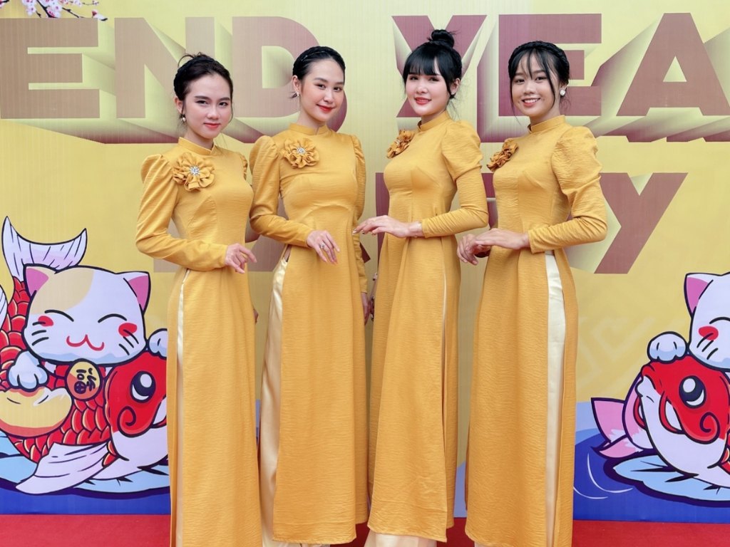 Áo dài cách tân nhóm giúp mang lại vẻ đẹp duyên dáng và thướt tha cho người phụ nữ