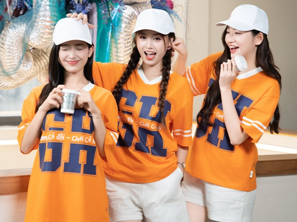 Áo nhóm bạn thân giúp thể hiện cá tính chung của hội bạn