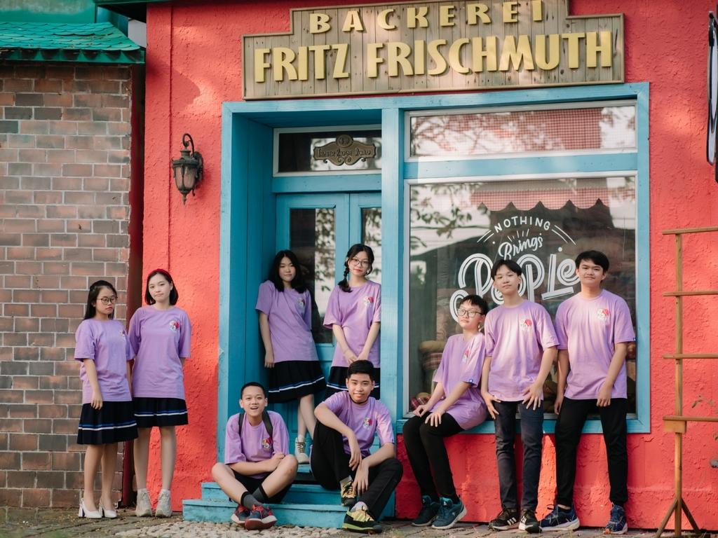 Áo nhóm đóng vai trò quan trọng trong việc thể hiện chủ đề concpet