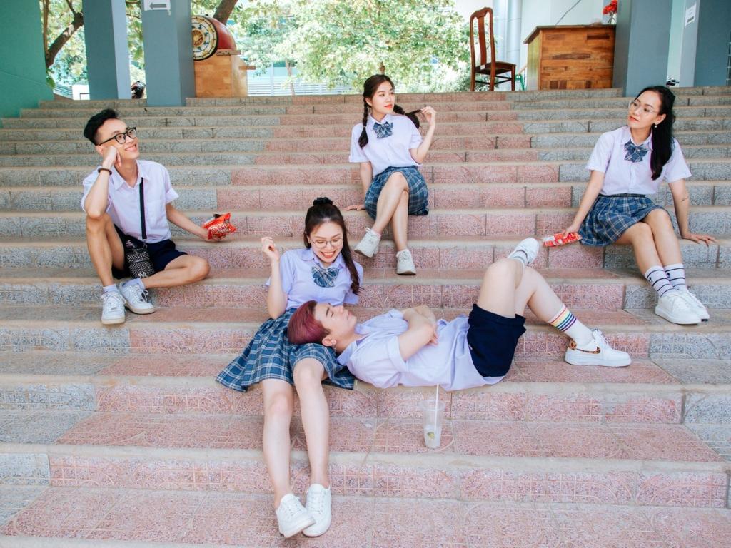 Cách sắp xếp vị trí các thành viên một cách độc đáo cho bức ảnh nhóm thêm ấn tượng