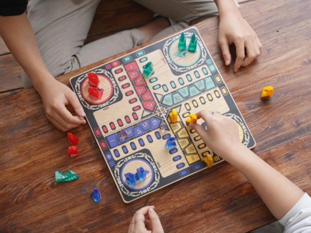 Trò chơi cờ cá ngựa thú vị cho nhóm 4 người