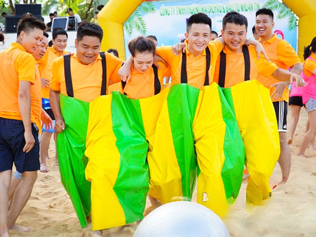 Trò chơi nhóm 4 người giúp thành viên có cơ hội tương tác và thể hiện bản thân nhiều hơn