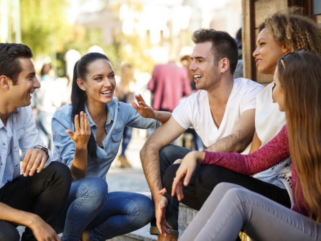 Trò chơi nhóm 5 người "Nối từ"